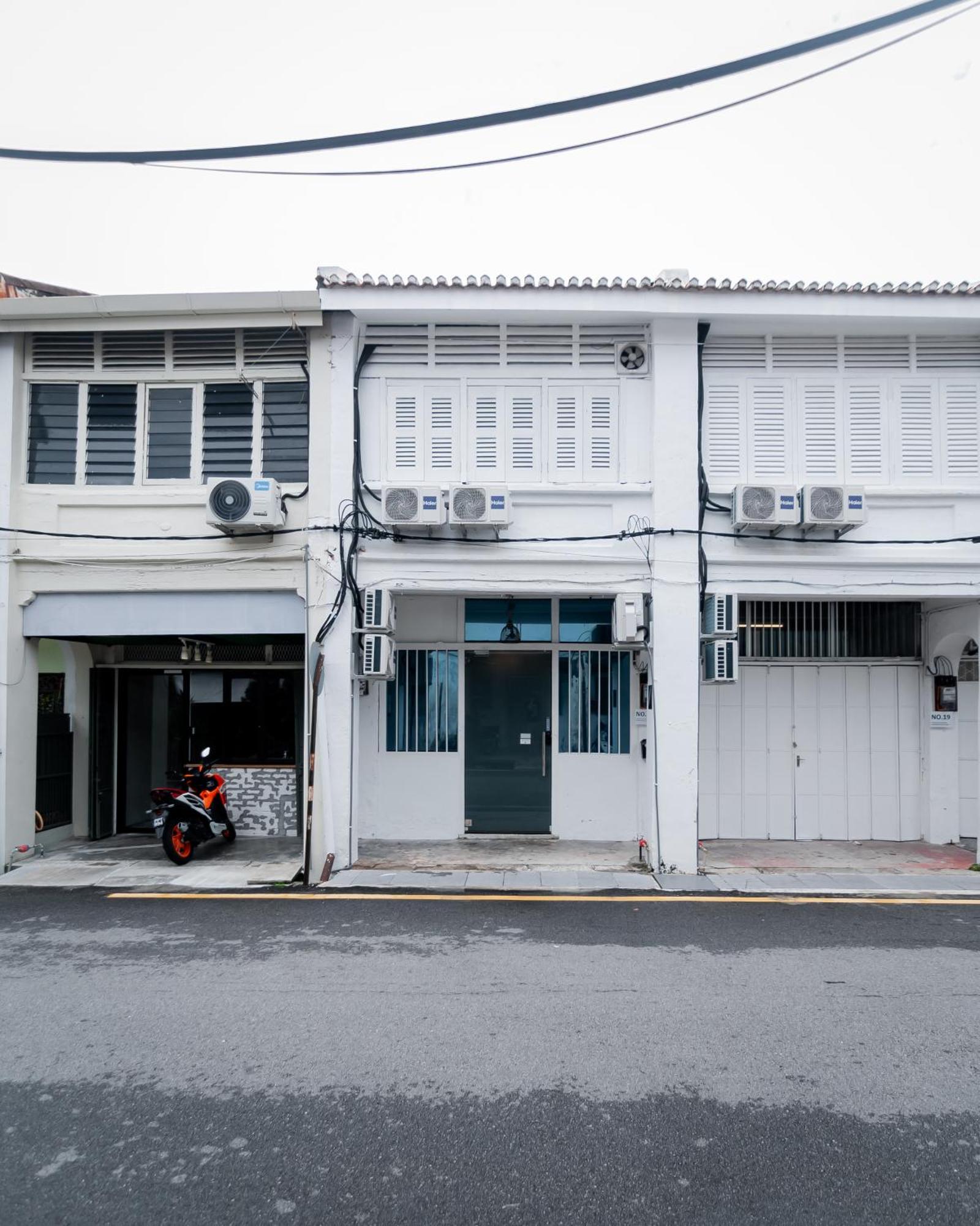 Хостел The Terraces By Aayu George Town Penang Екстер'єр фото